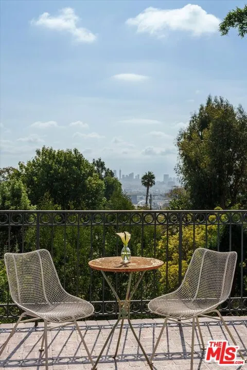 7064 La Presa Drive, Los Angeles, California 90068 home-pic-38